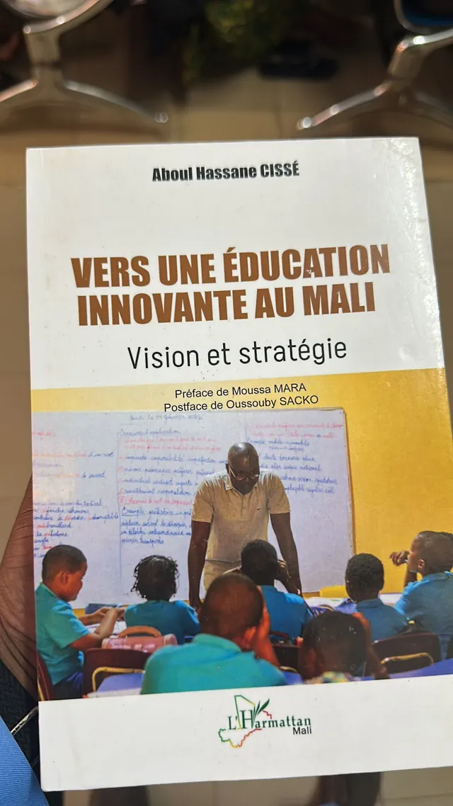Couverture du livre Vers une éducation innovante au Mali, par Aboul Hassane CISSE